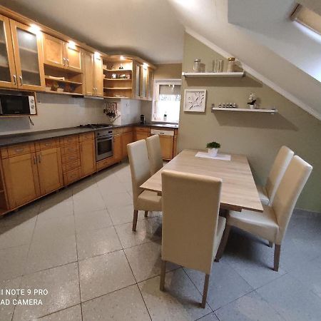 Felho Apartman Balatonfured Exterior photo